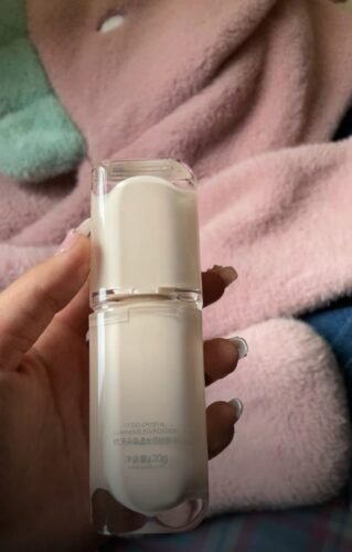 UODO "Light-Chasing" Series Crystal Translucent Liquid Foundation photo review