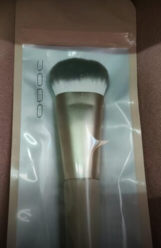 UODO foundation brush photo review